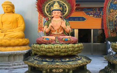 景區(qū)廟宇玻璃鋼彩繪神佛三圣雕塑