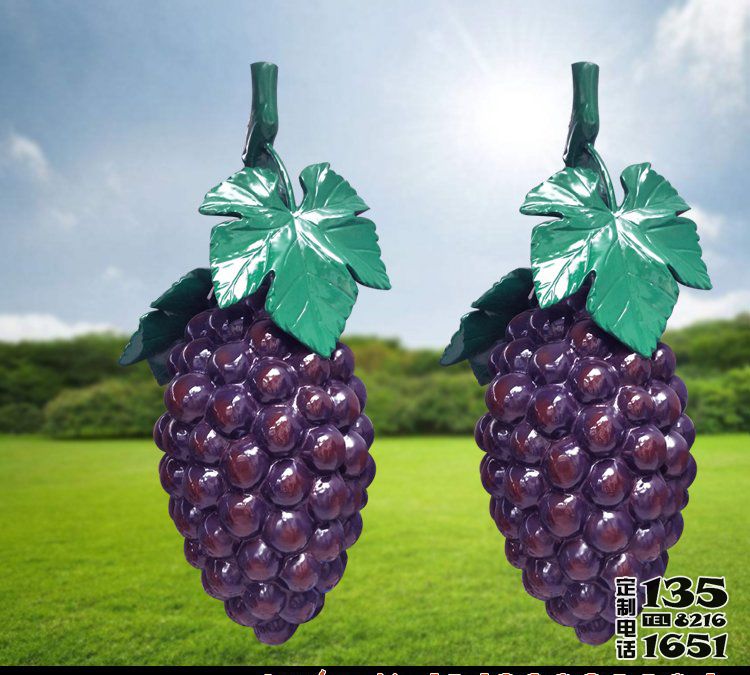 農(nóng)場藤條擺放仿真葡萄玻璃鋼水果雕塑 農(nóng)場藤條擺放仿真葡萄玻璃鋼水果雕塑