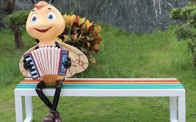 戶外草坪玻璃鋼仿真動物蜜蜂雕塑