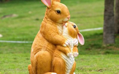 動物園玻璃鋼仿真黃色母子兔子雕塑