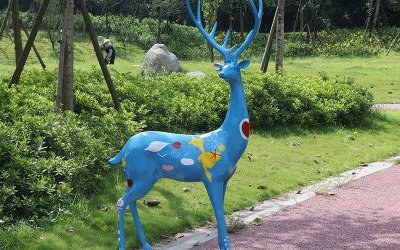 城市廣場創(chuàng)意玻璃鋼彩繪藍(lán)色梅花鹿雕塑