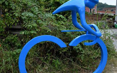 戶外景區(qū)玻璃鋼抽象創(chuàng)意運動騎自行車雕塑