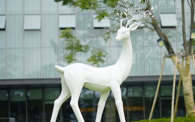 公園廣場玻璃鋼白色梅花鹿雕塑