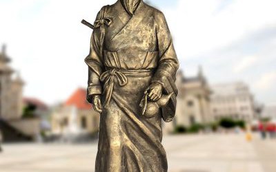 景區(qū)東漢末年著名醫(yī)學(xué)家玻璃鋼仿銅華佗雕塑