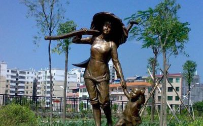 公園玻璃鋼仿銅人物母子雕塑