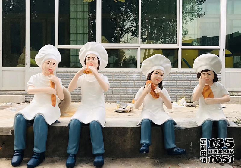 景區玻璃鋼卡通人物吃面包的廚師雕塑 景區玻璃鋼卡通人物吃面包的廚師雕塑