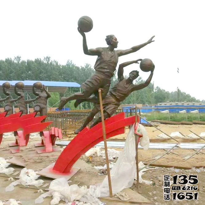 學(xué)院玻璃鋼仿銅打籃球運(yùn)動人物雕塑
