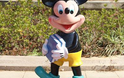 戶外景區(qū)玻璃鋼卡通米老鼠雕塑