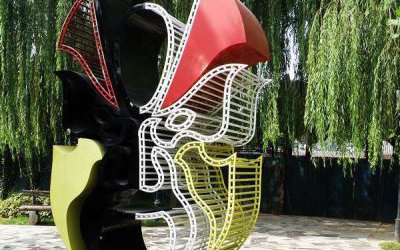 公園抽象立體玻璃鋼彩繪臉譜雕塑