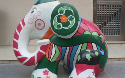 游樂場(chǎng)玻璃鋼彩繪大象雕塑