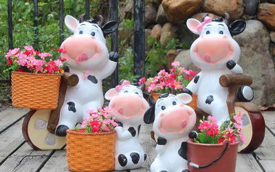 花園創(chuàng)意玻璃鋼可愛卡通奶牛雕塑