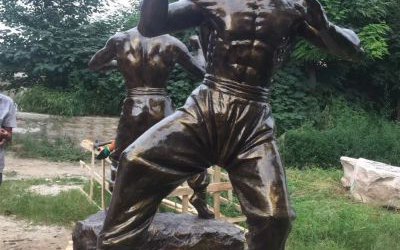 電影院擺放功夫影星李小龍玻璃鋼仿銅雕塑