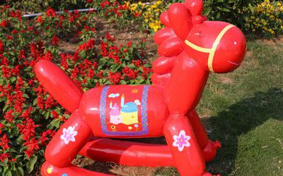 紅色木馬動(dòng)物座椅玻璃鋼雕塑卡通裝飾品園林景觀擺件