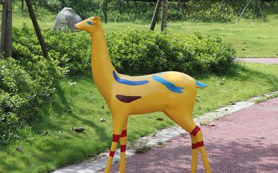 戶外街道創(chuàng)意玻璃鋼彩繪鹿雕塑