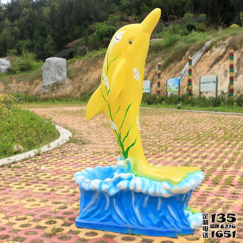 游樂(lè)園玻璃鋼卡通海豚雕塑