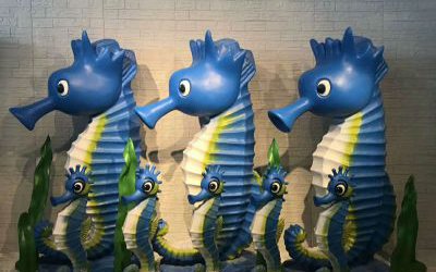 公園擺放的嘟嘴的玻璃鋼卡通海馬雕塑