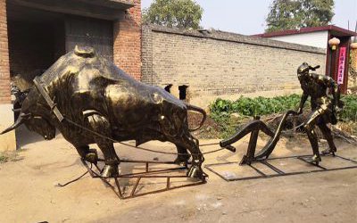 城市街道玻璃鋼仿銅農(nóng)耕牛擺件